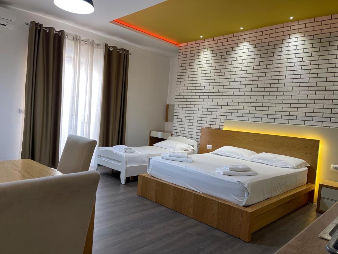 Sunrise Luxury Apartments Sarandë Exteriör bild