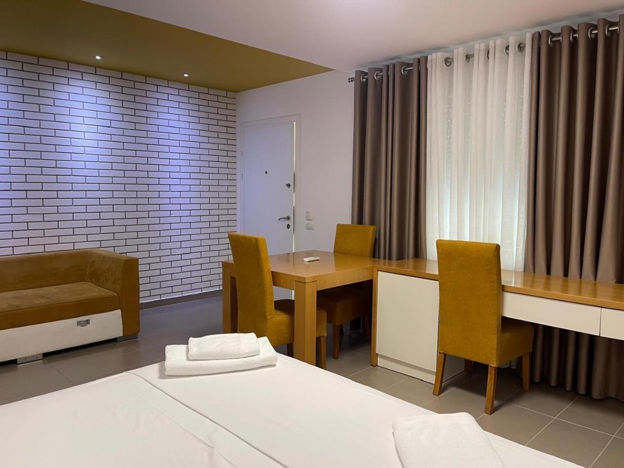 Sunrise Luxury Apartments Sarandë Exteriör bild